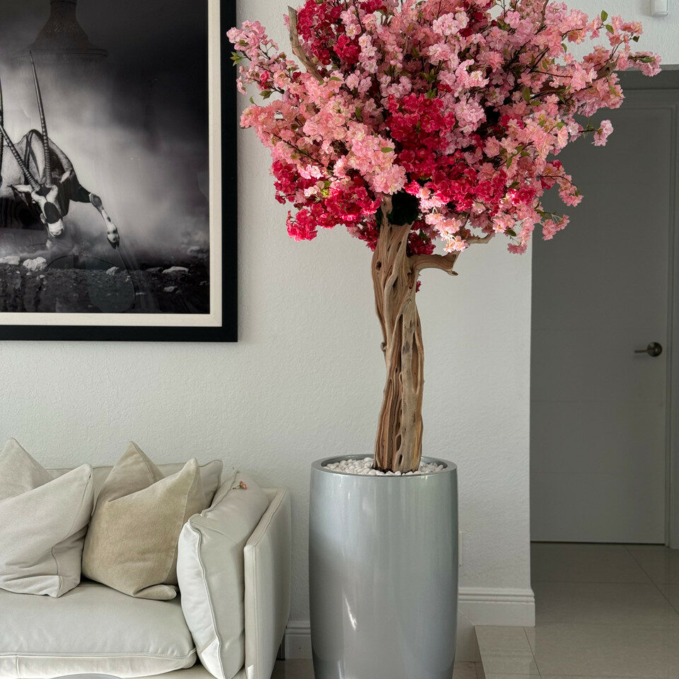 Premium Lisbon Vase in glossy silver with personalised three-tone pink cherry blossom