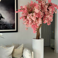 Premium Matte weiße St. Tropez-Vase mit personalisierten rosa Kirschblüten