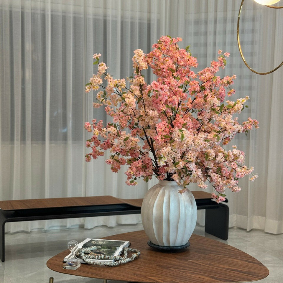 Premium Astoria-Vase mit rosa Kirschblüten