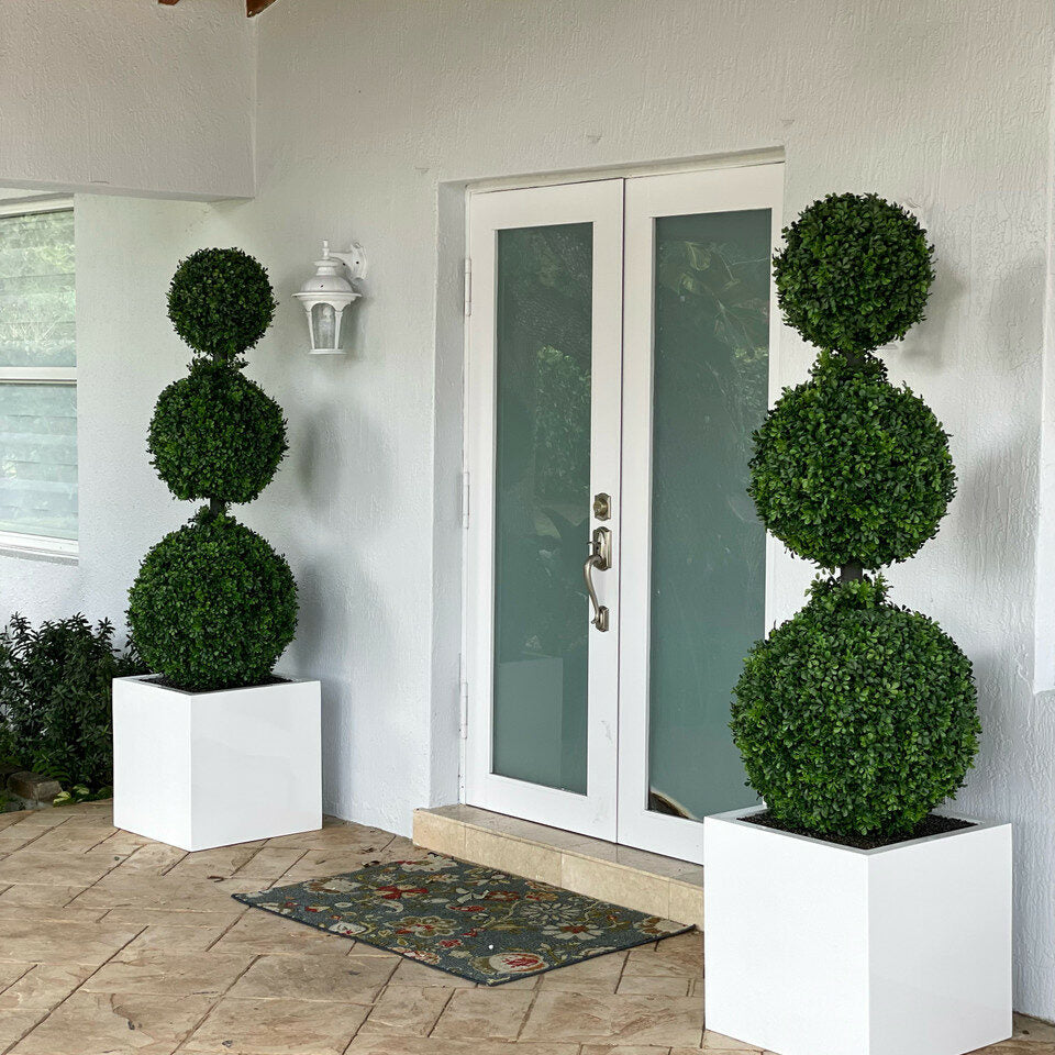 Premium Dreifachkugel-Topiary mit großem Fiberglas-Topf